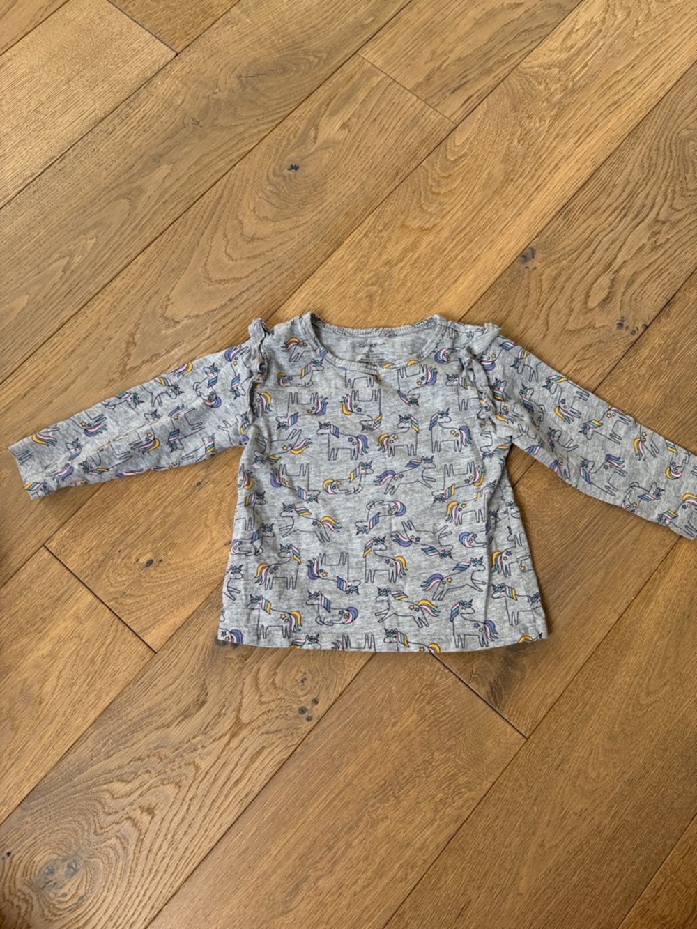 EUC Girls' Long-Sleeve Gray Unicorn Print Top